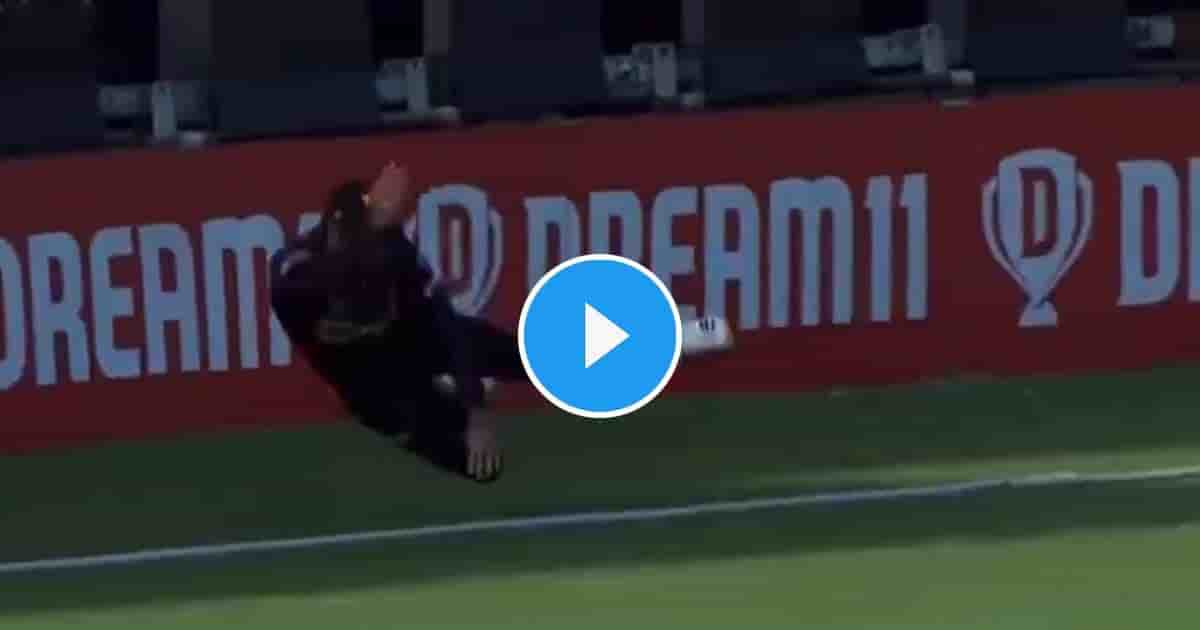 Watch Video:Witness Troy Johnson's Stunning Rebound Catch Leading to Will Young's Departure in Super Smash T20