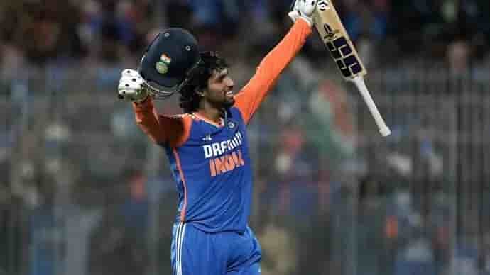 Vijay Deverakonda celebrates Tilak Varma's successful finishing