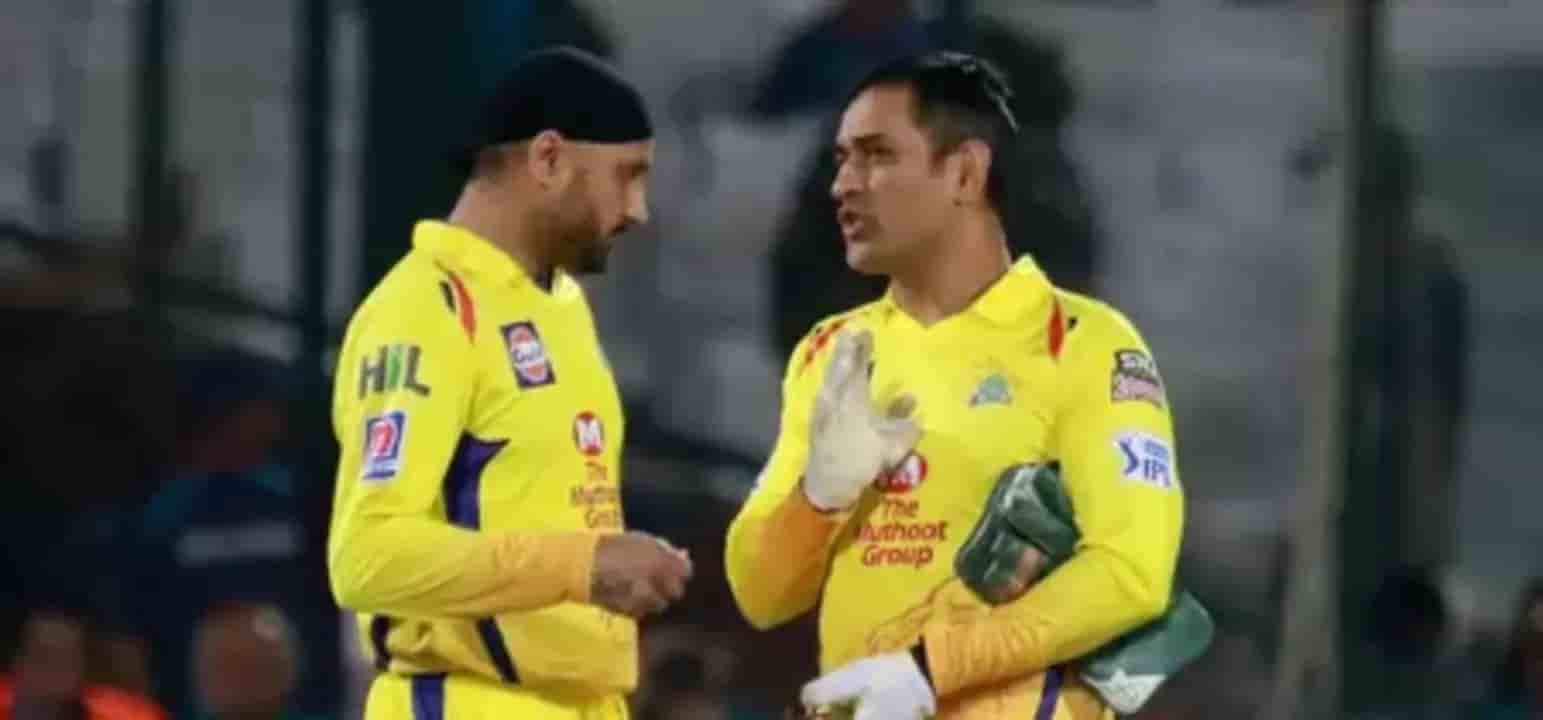 Harbhajan Singh questions Virat Kohli’s popularity, says MS Dhoni has real fan base