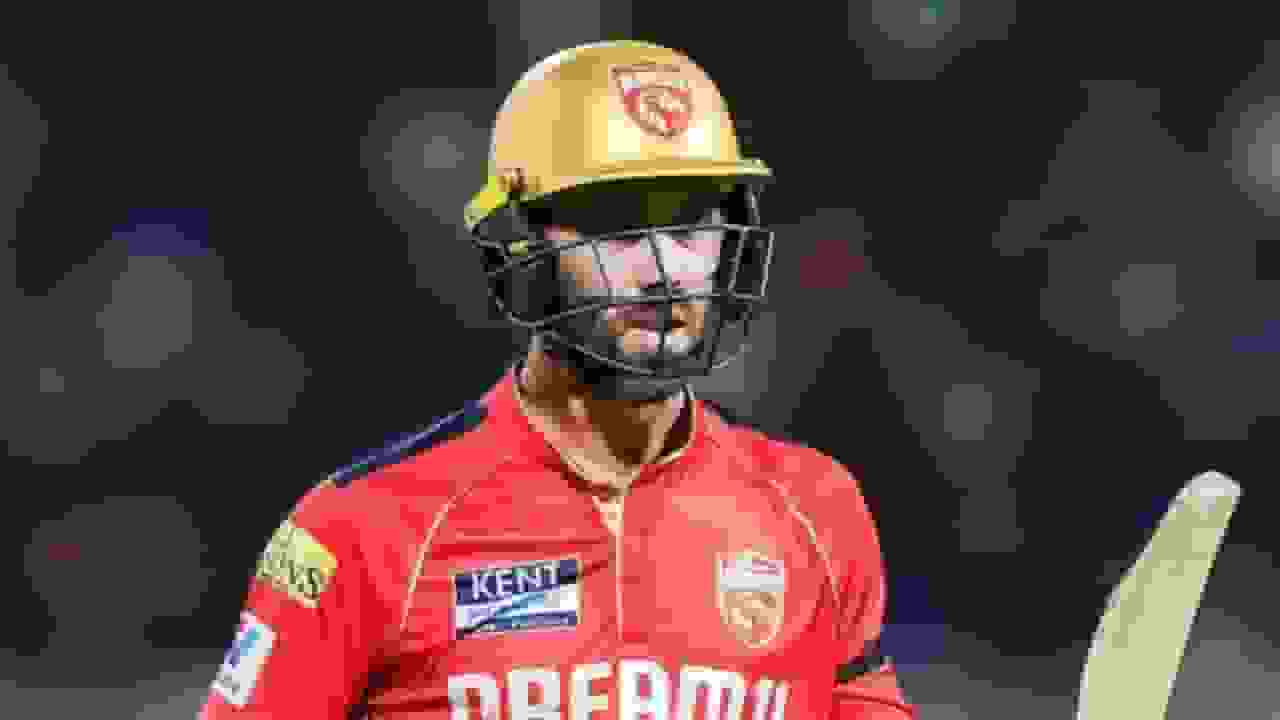Glenn Maxwell PBKS injured.webp