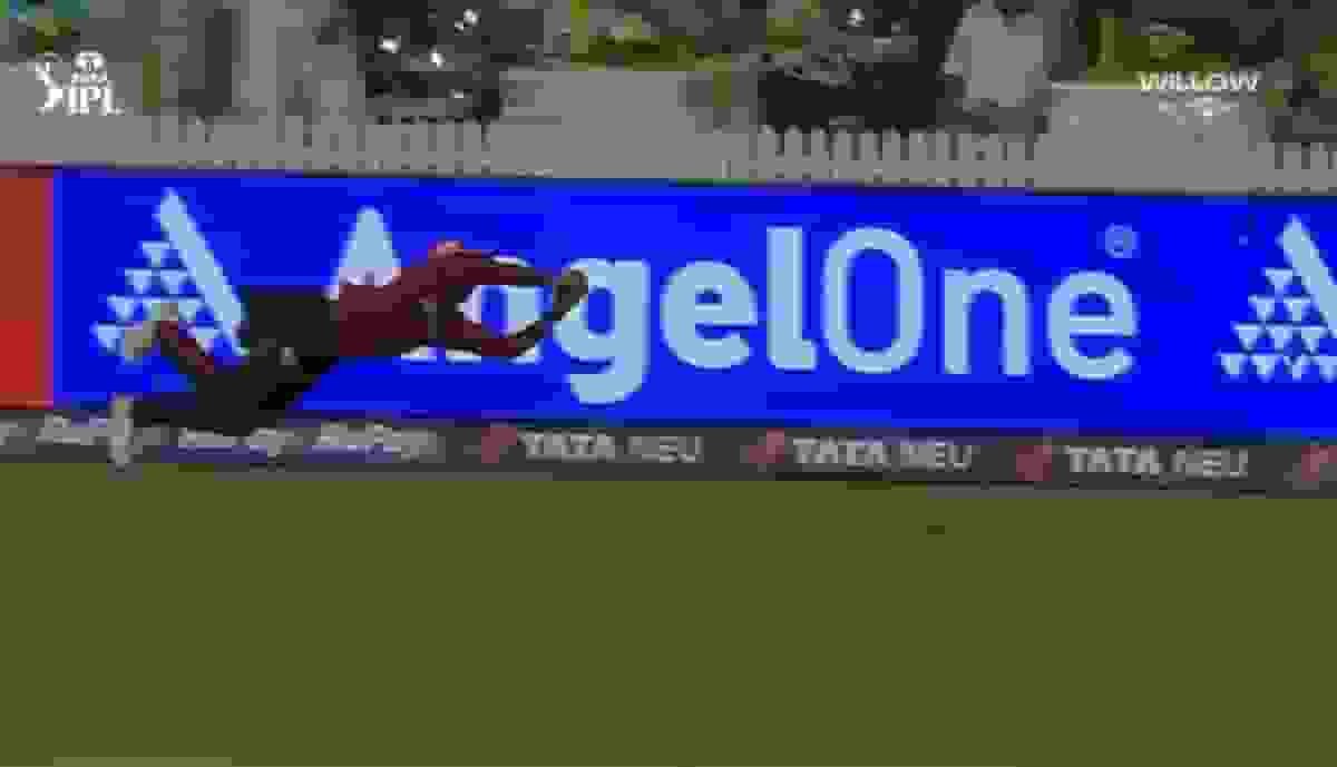 Kamindu Mendis catch video
