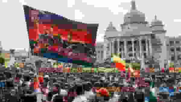 Massive crowd gather at Vidhana Soudha for RCB