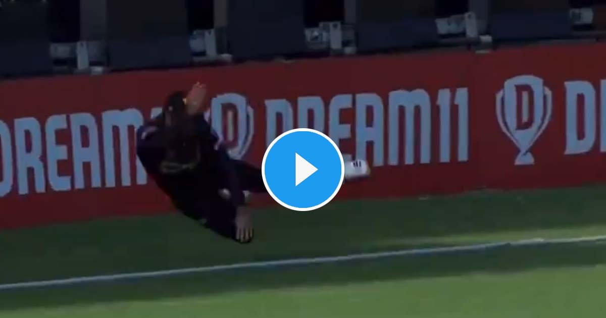 Watch Video:Witness Troy Johnson's Stunning Rebound Catch Leading to Will Young's Departure in Super Smash T20