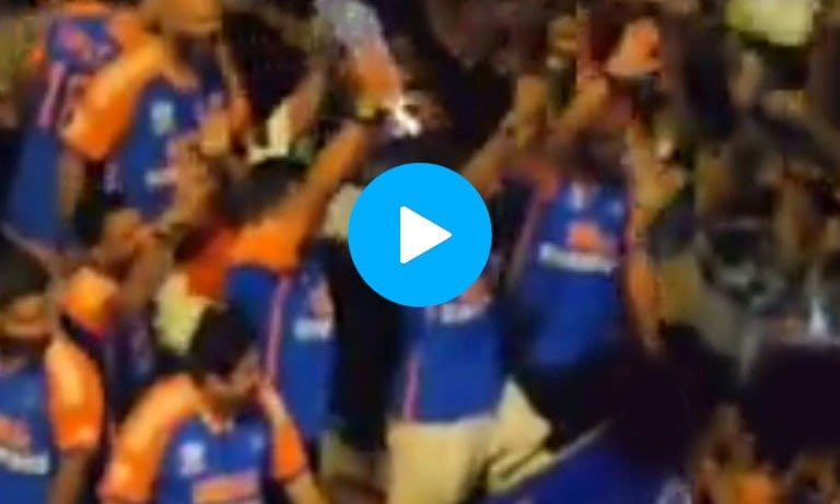 'Indiranagar to Churchgate ➡️ Gundagari continues' - Rahul Dravid jubilantly celebrates India's T20 World Cup victory