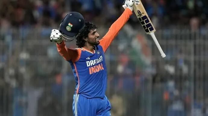 Vijay Deverakonda celebrates Tilak Varma's successful finishing
